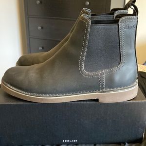 Black Clarks boots, size 9M